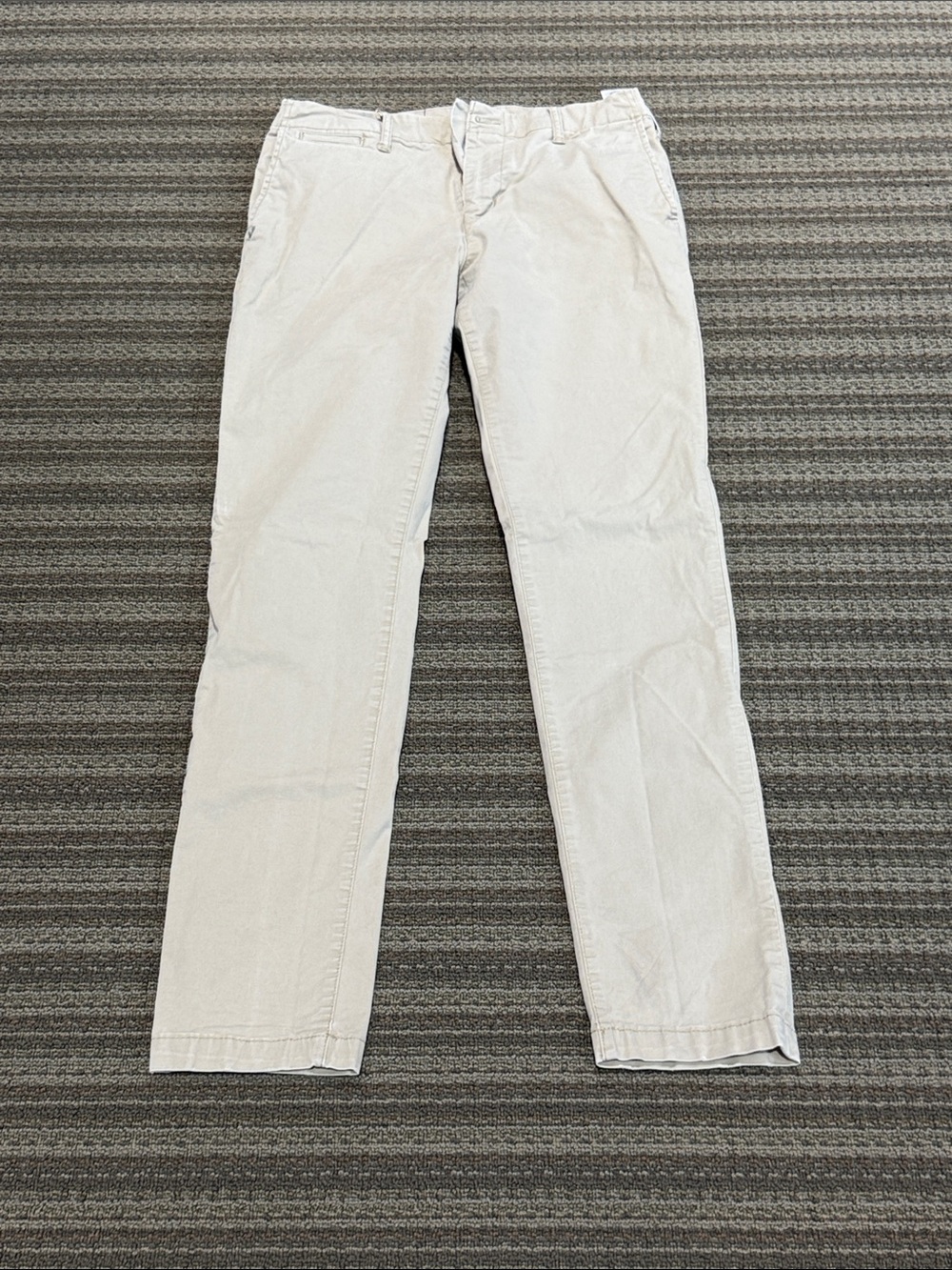 American Eagle Outfitters Light Beige Chino Pants